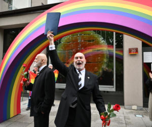 W poniedziałek, 18 maja, w Urzędzie Stanu Cywilnego po raz pierwszy dokonano transkrypcji zagranicznego aktu małżeństwa pary jednopłciowej bez konieczności prowadzenia sprawy sądowej