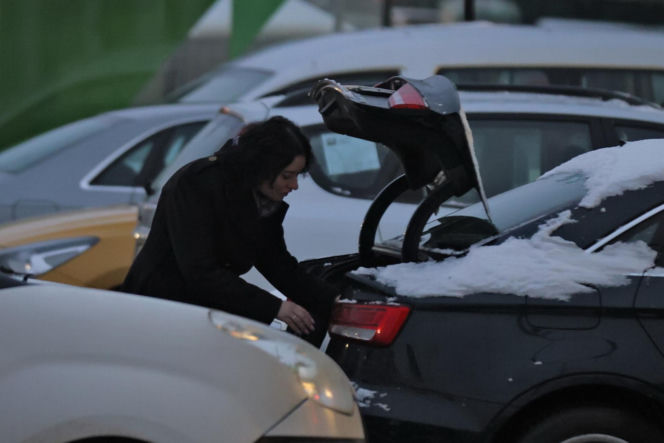 Anna Maria Żukowska buszuje w kwiatach