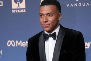 Szalone kulisy Złotej Piłki. Kylian Mbappe był o krok! Naczelny ujawnia