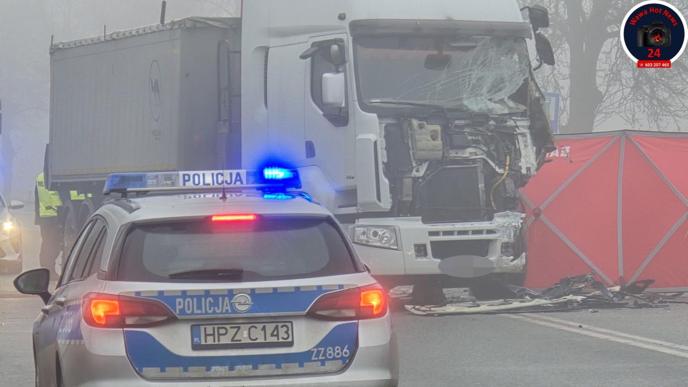 Czołowe zderzenie busa z tirem na DK50! Są ranni, jedna osoba nie żyje