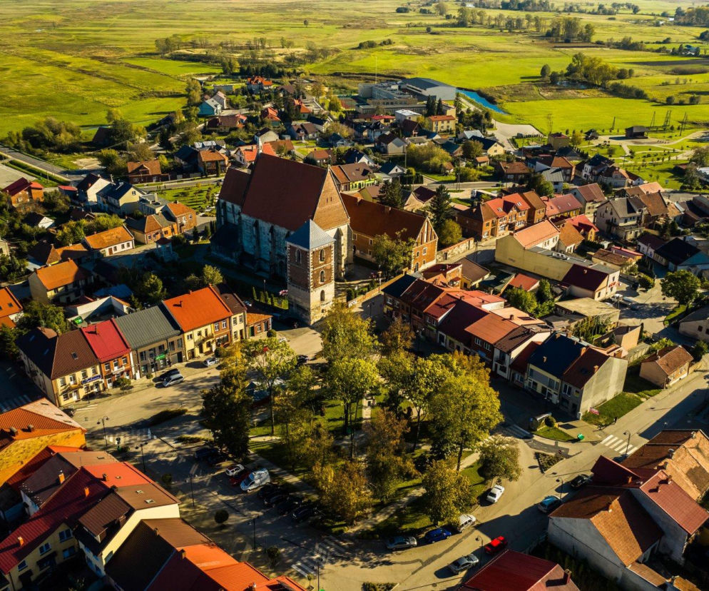 Wygląda jak przeciętne miasteczko. W 1347 roku w Świętokrzyskiem wydarzyło się coś niezwykłego