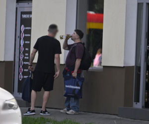Daniel Martyniuk ładnie się bawi w Warszawie. Mamy fotki