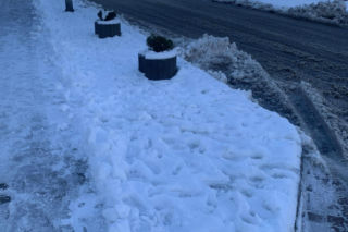 Zima w Bydgoszczy. Mieszkańcy wściekli na stan oblodzonych chodników. Drogowcy zapowiadają kary