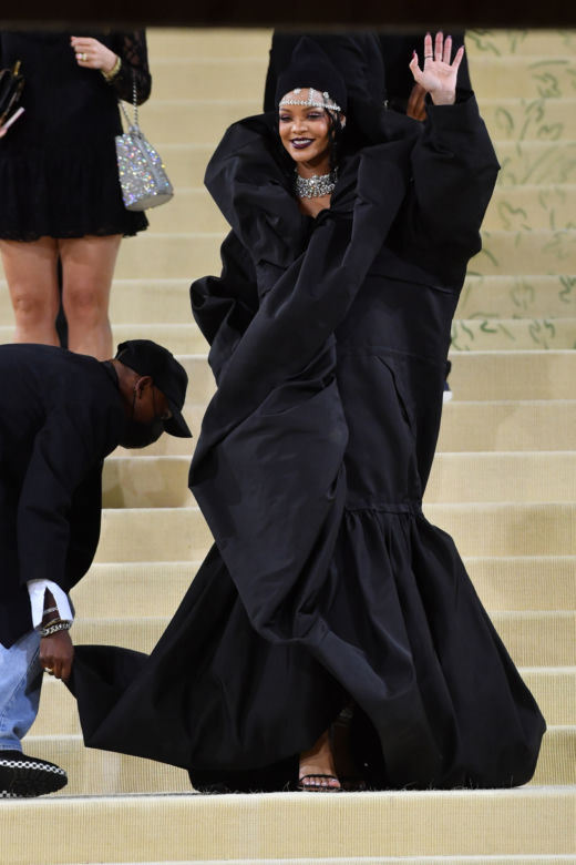 Rihanna została bohaterką narodową! Zastąpi królową Elżbetę II ?!