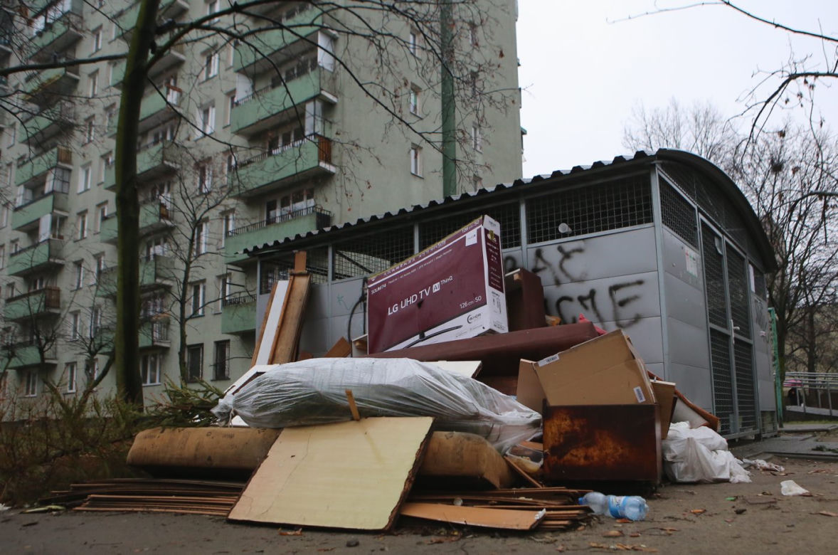 Śmieci drożeją a zalegają w śmietnikach