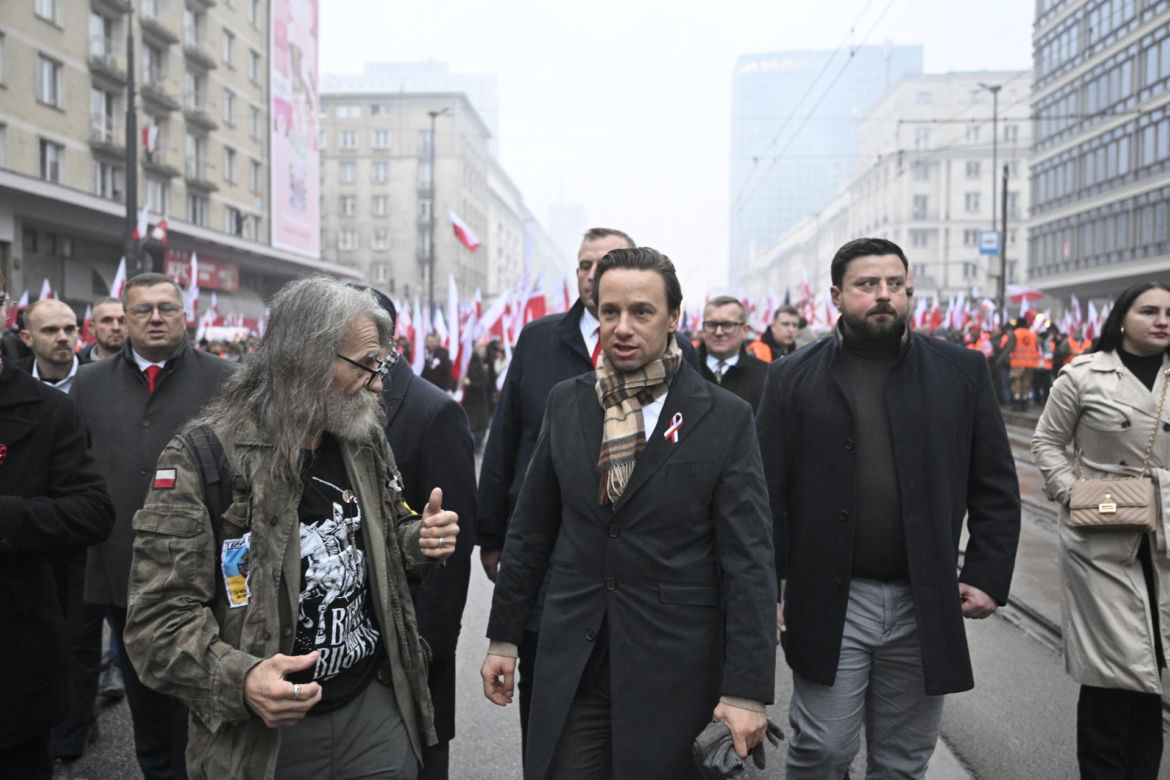 Marsz Niepodległości 2025 na żywo. Relacja z Warszawy. "Chcę zobaczyć Polskę samodzielną i niezakompleksioną"