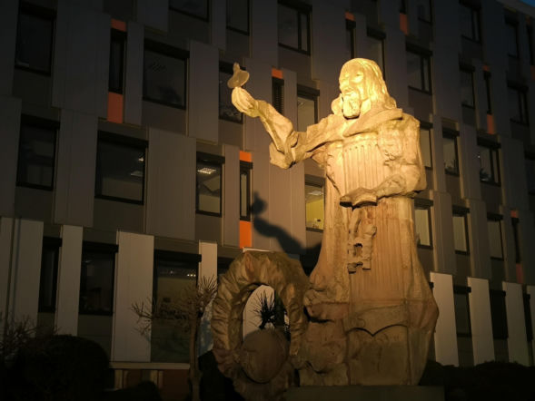 Leszno - zachwyca jednym z najpiękniejszych ratuszy i duchem „Małej Europy”