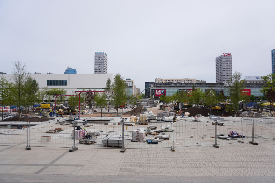 Trwają prace nad placem Centralnym w Warszawie
