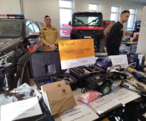 Nowy sprzęt trafi do strażaków z Siedlec, Łosic, Makowa Mazowieckiego, Ostrołęki, Ostrowi Mazowieckiej, Pułtuska, Sokołowa Podlaskiego, Węgrowa i Wyszkowa