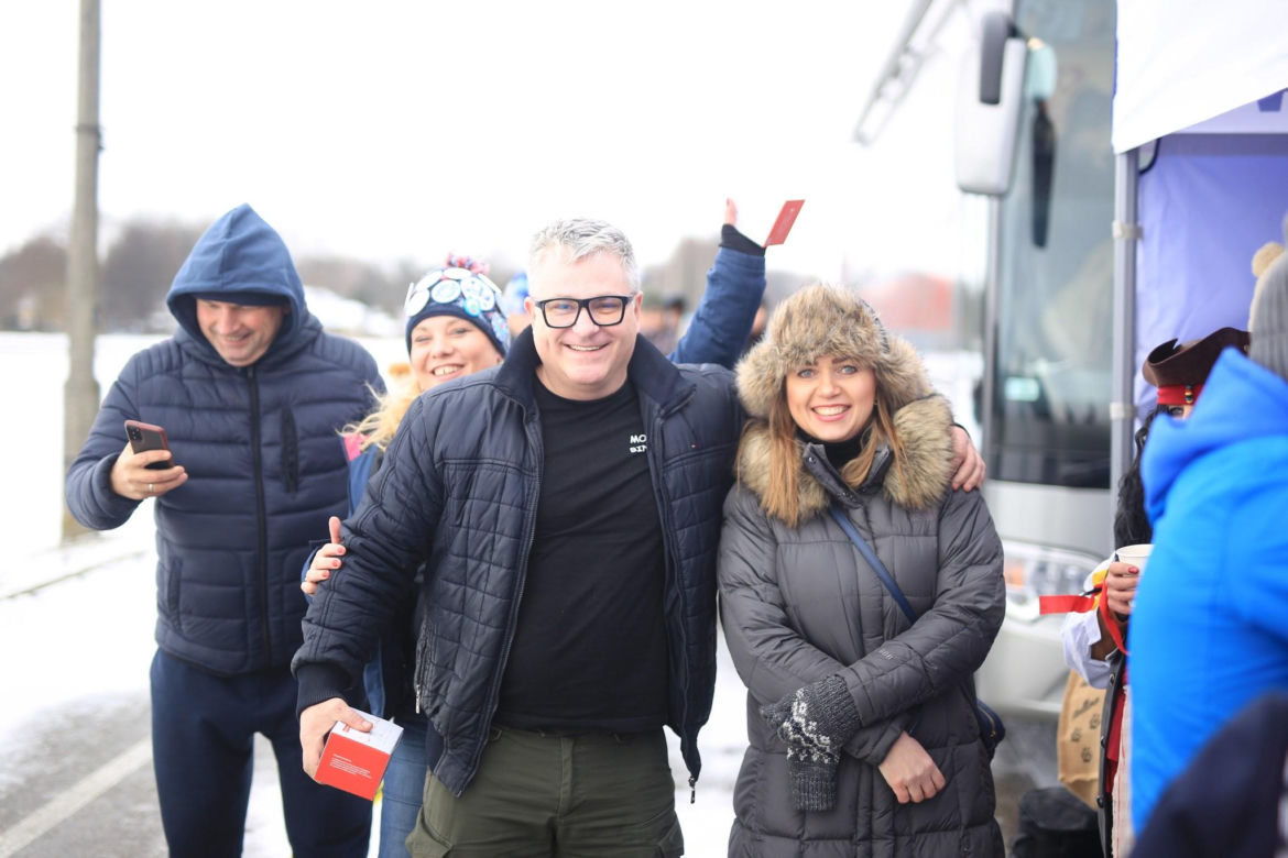 „Lodowata krew z gorących serc”. Lubelskie morsy morsują i pomagają!