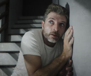 Niepokój bez powodu i gęsia skórka? Ciało czuje coś, czego nie rejestruje mózg. Nauka wyjaśniła zjawisko szóstego zmysłu