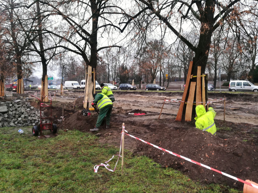 Trwają prace drogowe na al. św. Jana Pawła II. Zaglądamy na plac budowy