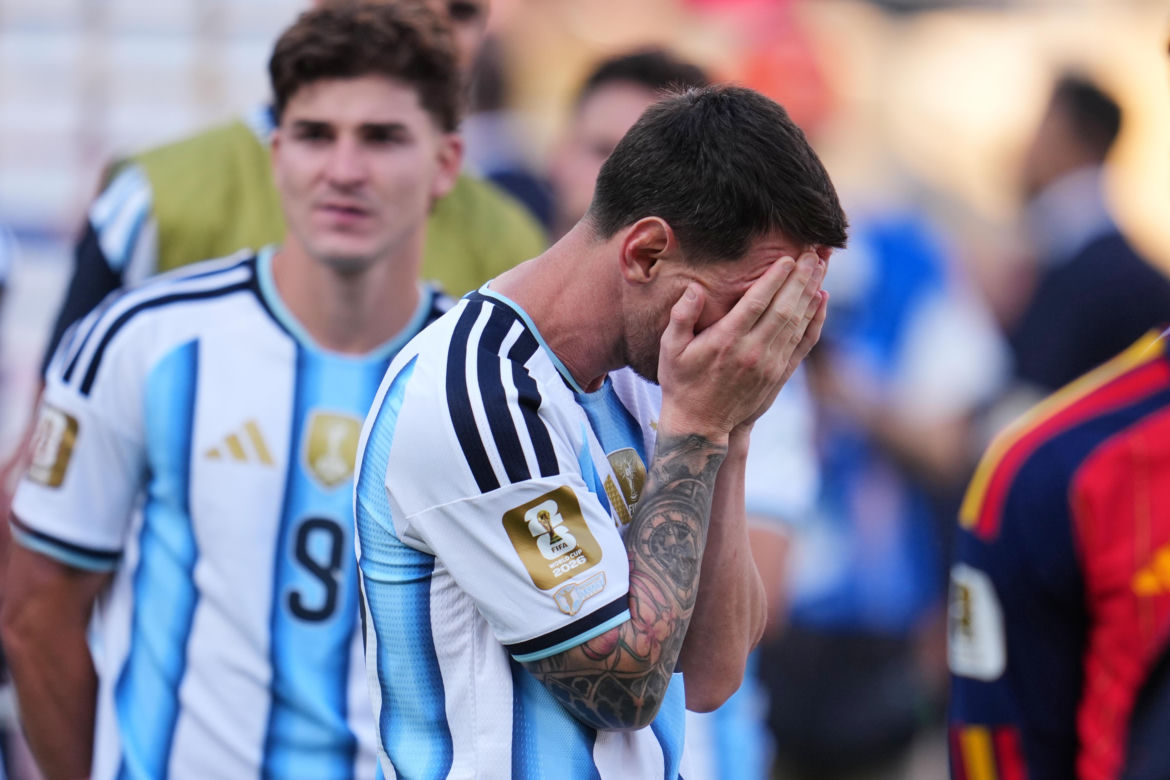 Zapłakany Leo Messi po finale MŚ 2026