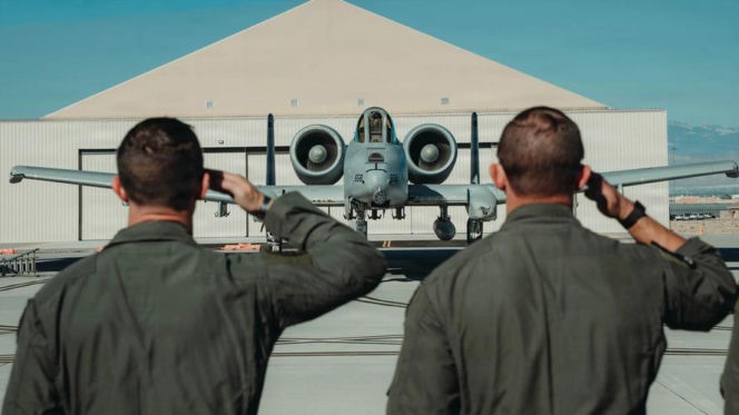 Koniec epoki "Guźca" w Arizonie. Siły Powietrzne USA pożegnały A-10 w bazie Davis-Monthan