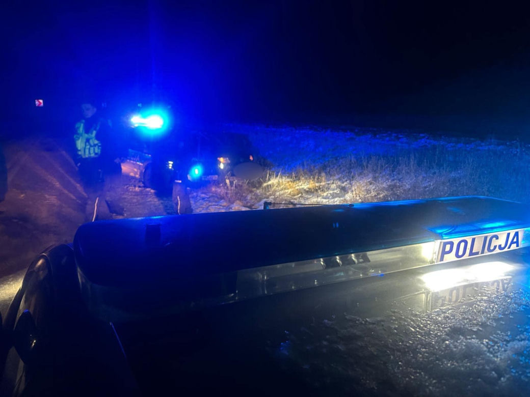 Szaleńczy rajd pijaka. Pędził zdezelowanym volkswagenem po S5, przez kilka godzin uciekał policji