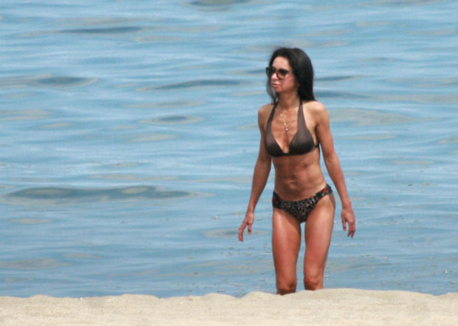 Marta Kaczyńska z mężem na plaży