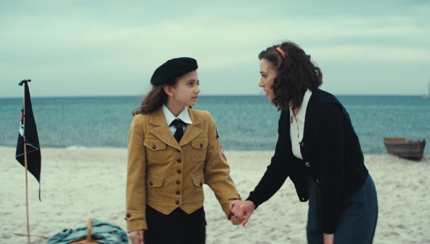 Zatoka szpiegów 2, odcinek 14. Jadzia (Ninel Kos), Eva (Sonia Mietielica)