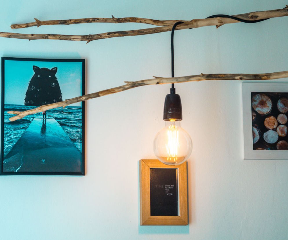 Lampa z gałęzi DIY