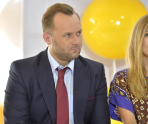 Leszek Lichota kiedyś i dziś. Zobaczcie, jak przez lata zmieniał się aktor