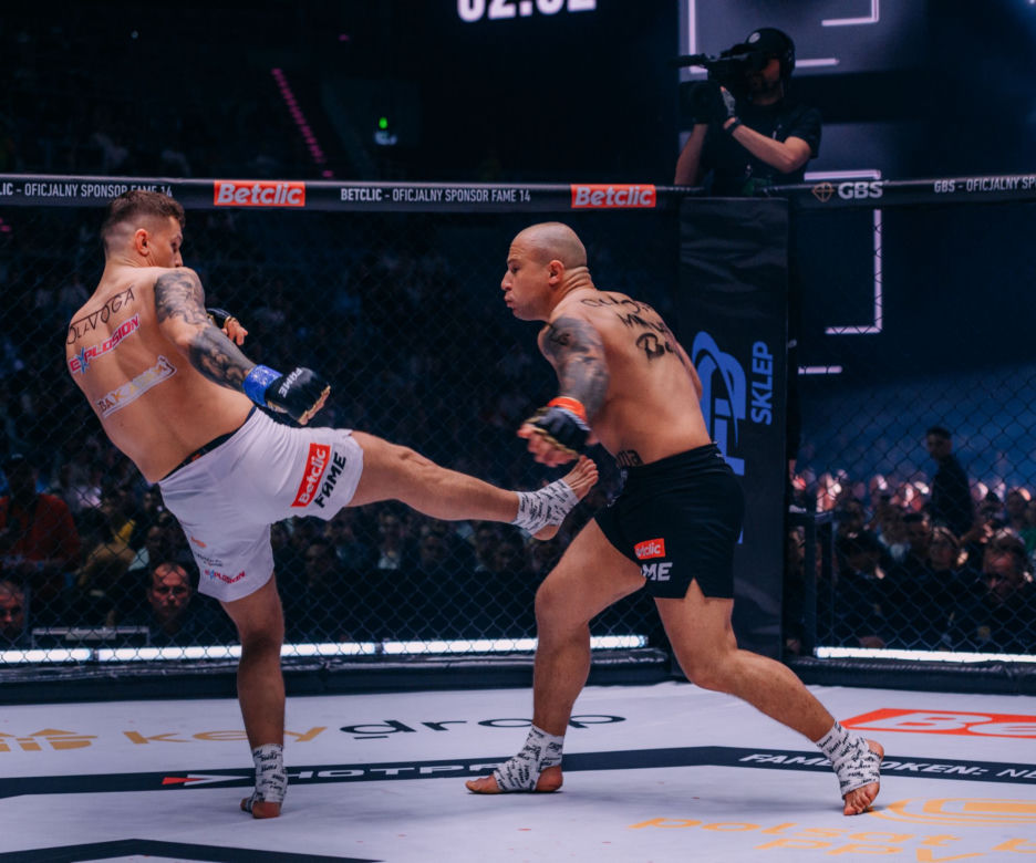 Mateusz Murański w klatce Fame MMA