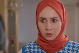 Panna młoda, odc. 55: Sinem upokorzona przez Mukadder