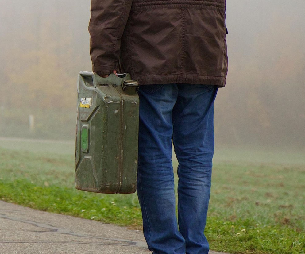 Urządził sąsiadom prawdziwe piekło. 41-latek ze Szczecina groził, że spali blok
