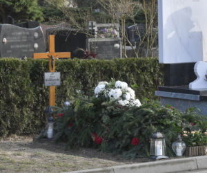 Nowy grób Pawła Królikowskiego na Powązkach Wojskowych