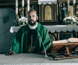 Kler - znani aktorzy w sutannach 