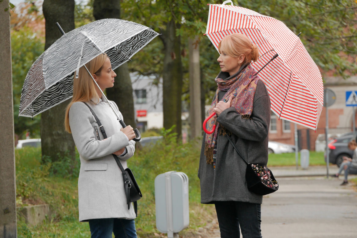 Pierwsza miłość, odc. 3004. Sabina (Urszula Dębska), Ewa (Ewa Gawryluk)