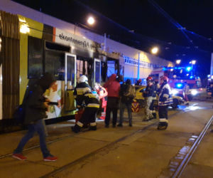 Tramwaj w płomieniach, 30 rannych, 16 zastępów... na szczęście to scenariusz szkolenia