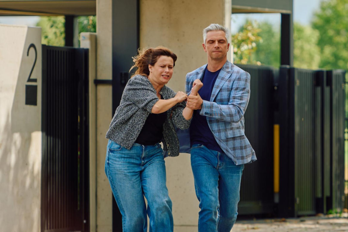 Na Wspólnej, odc. 4302. Greg Kalski (Michał Sitarski), Weronika (Renata Dancewicz)