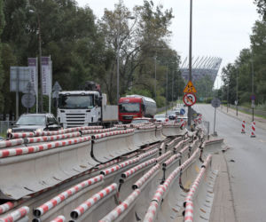 Przebudowa Wybrzeża Helskiego. Robotnicy bimbają na budowie
