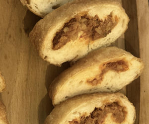 Pączek z paprykarzem kamieńskim