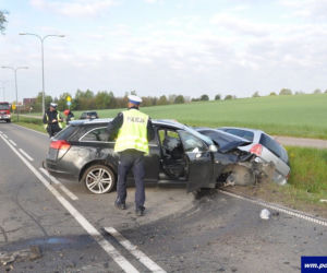 Ople zderzyły się na prostej drodze