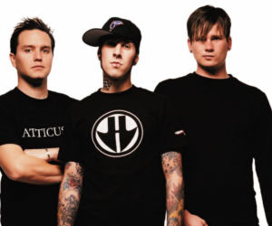 Blink-182 świętują 25-lecie słynnego albumu. Do sieci trafiły dodatkowe utwory 