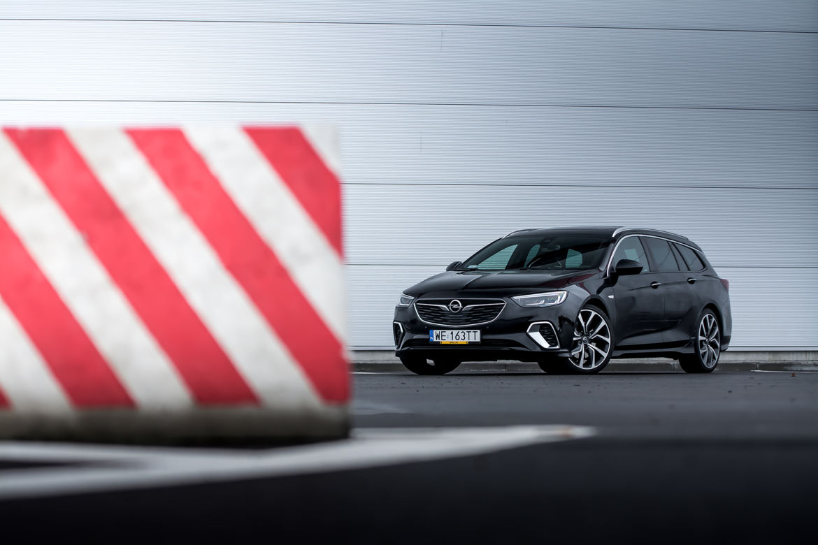 Opel Insignia GSi Sports Tourer 2.0 CDTi 210 KM AT8 AWD