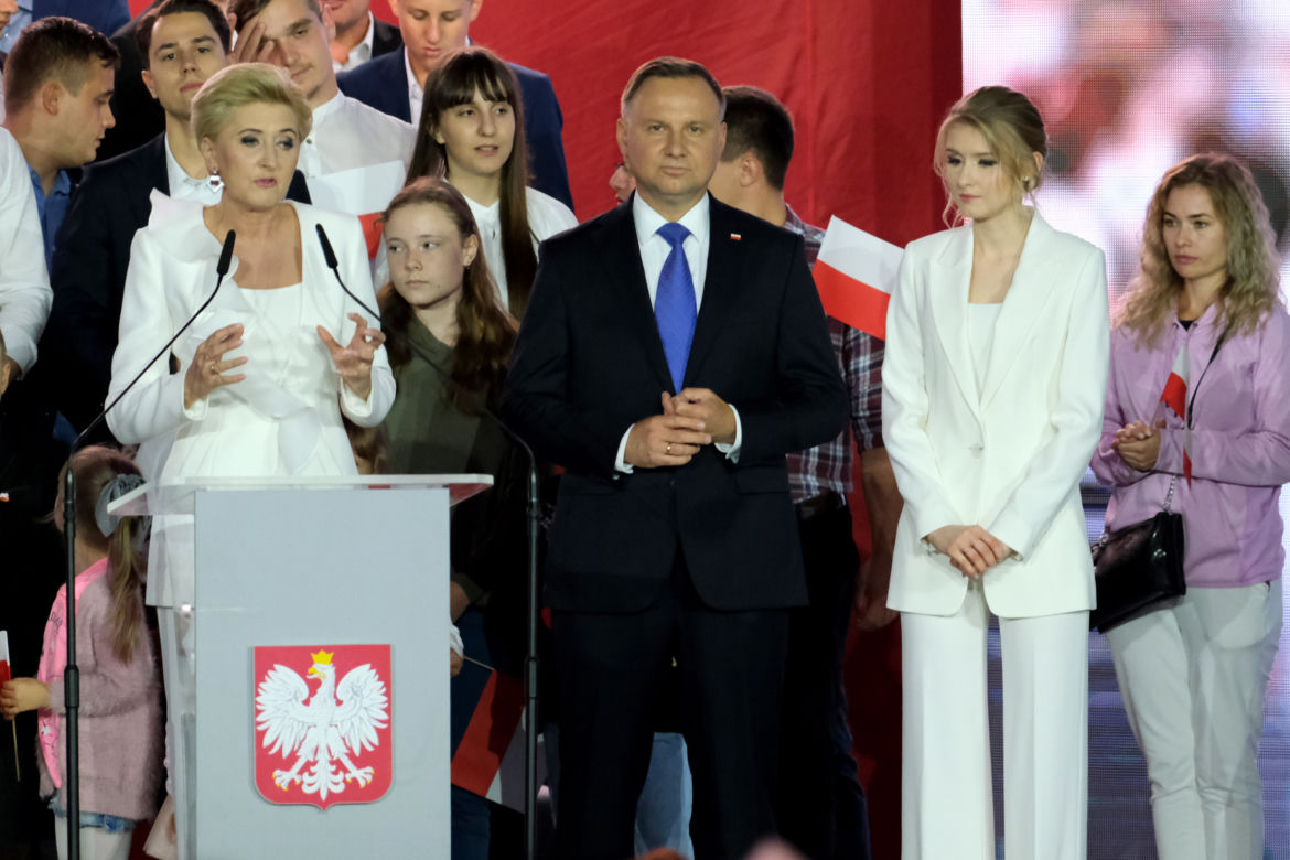 Prezydent sam się pudrował.