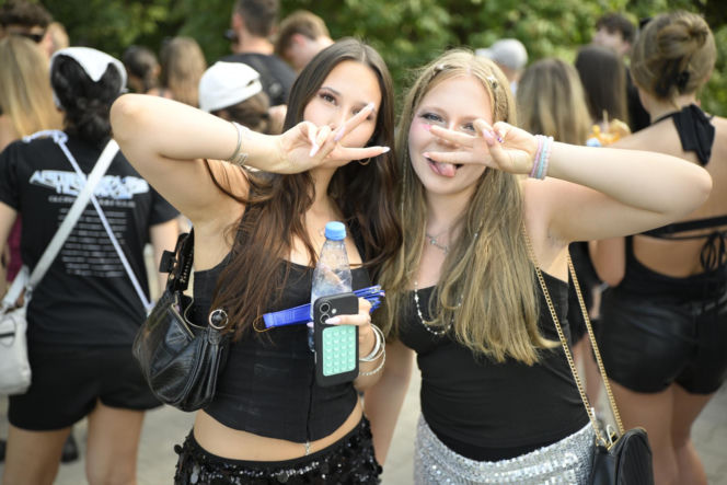 Drugi koncert The Weeknd w Warszawie. Najwierniejsi fani nie przestraszyli się morderczego upału. Znajdź się na zdjęciach