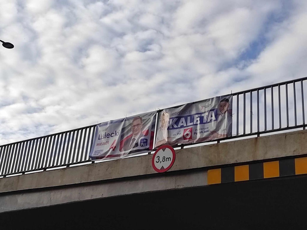 Warszawa po wyborach. Tu wciąż wiszą plakaty wyborcze. Kandydaci, nie śpimy, sprzątamy!