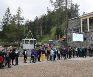 Tłumy turystów w Zakopanem. Tatry przeżywają oblężenie [ZDJĘCIA]