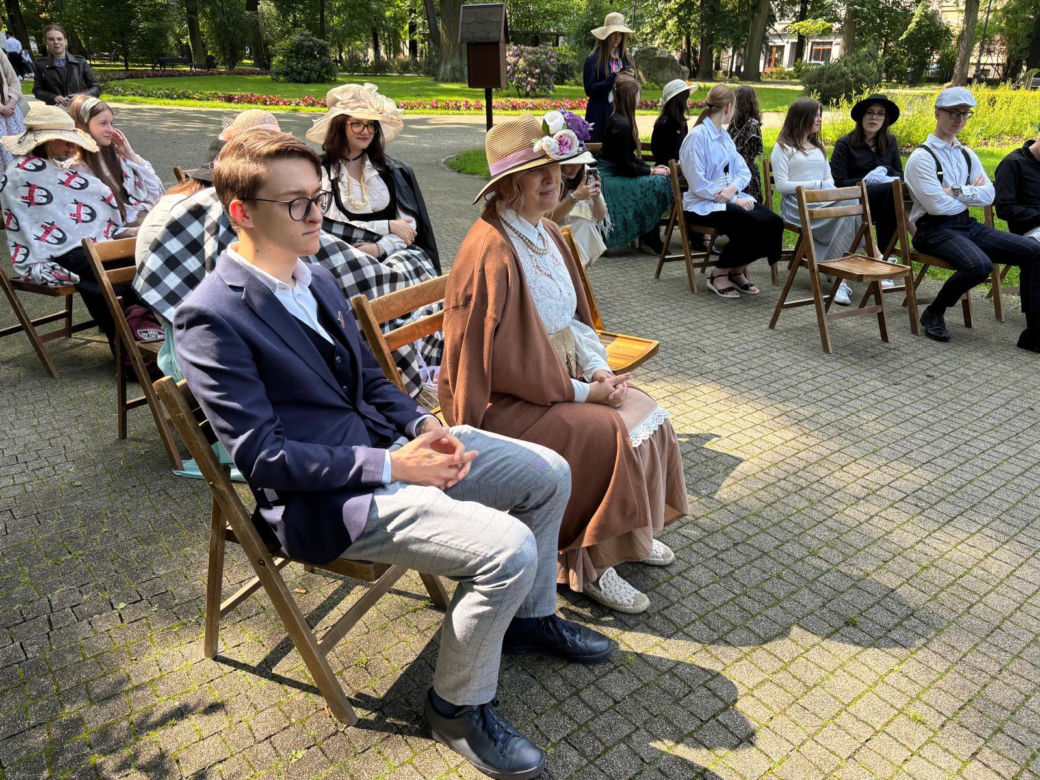 Piknik historyczny II LO w Nowym Sączu 