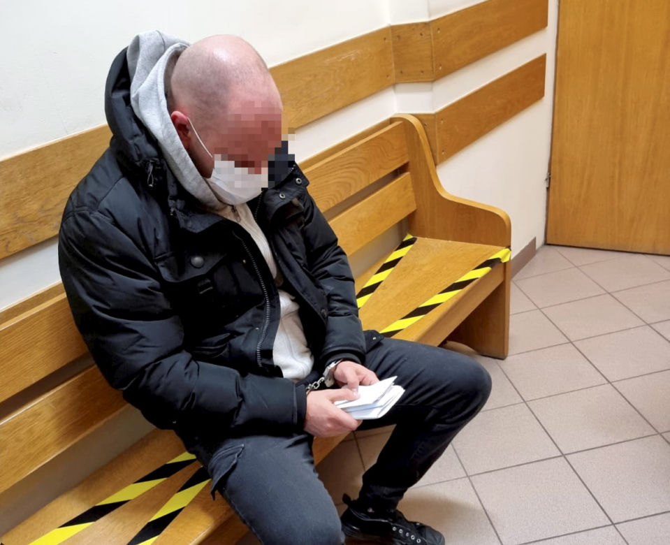 Skandal na basenie. Obleśny zboczeniec nagrywał nagie kobiety