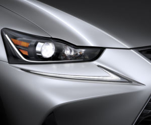 Lexus IS 200t lifting 2017