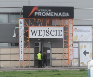  Zwłoki mężczyzny pod galerią handlową na Pradze-Południe