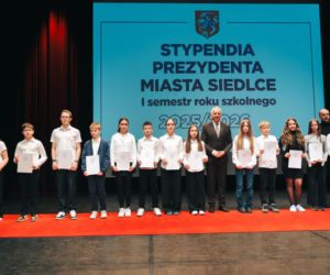 Najzdolniejsi uczniowie odebrali stypendia Prezydenta Miasta Siedlce