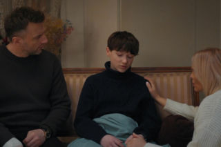 M jak miłość odc. 1931. Bartek (Arkadiusz Smoleński), Franek (Jarosław Śmigielski), Dorota (Iwona Rejzner)