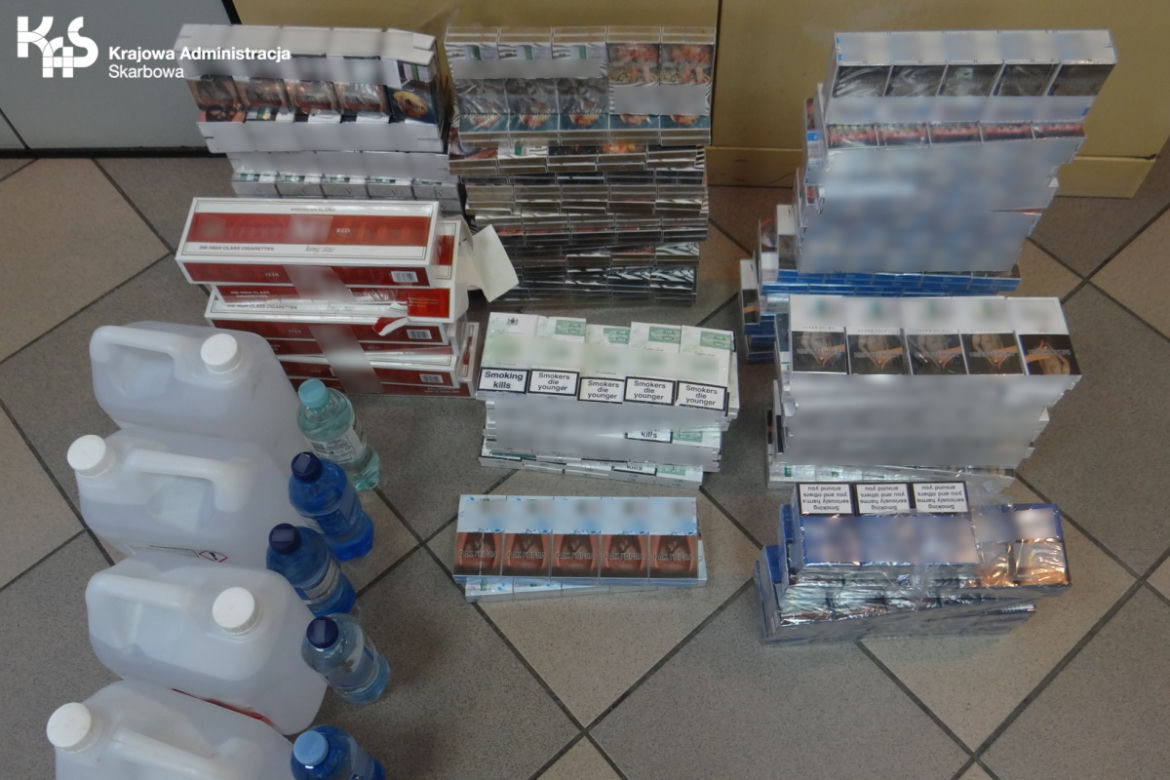 Giżycko: Sprzedawał nielegalny towar na miejskim targowisku. Wpadł na gorącym uczynku 