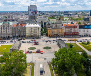 Południowa pierzeja Alej Jerozolimskich w centrum Warszawy