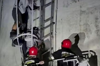 Chcieli zdobyć 160 metrowy komin, po 15 metrach opadli z sił
