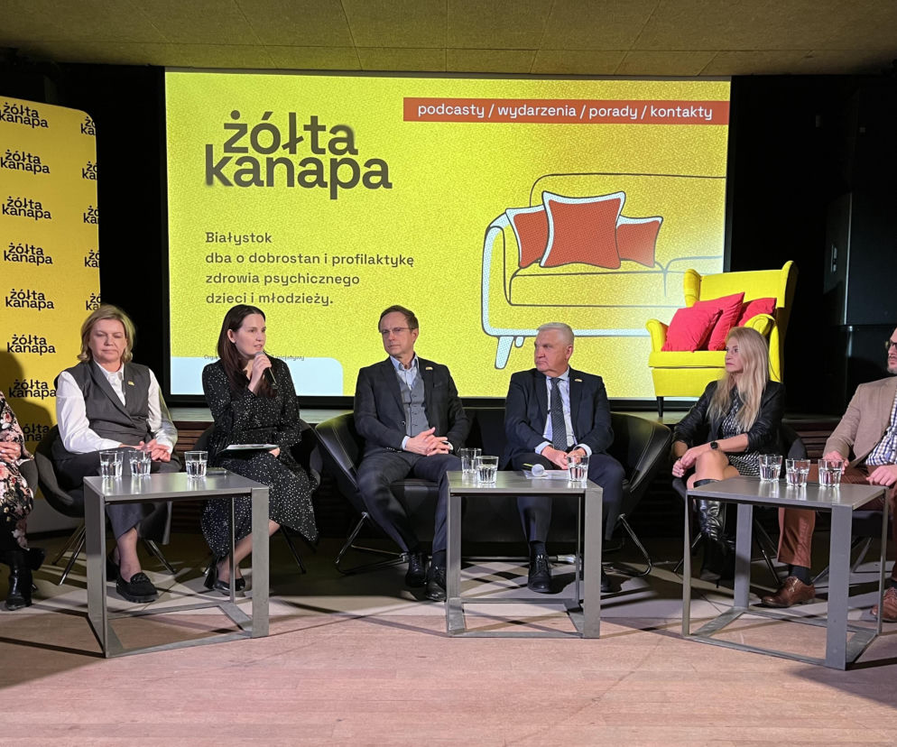 Szkolny hejt zostaje z nami na całe życie. Jak mu przeciwdziałać? Siadajcie na Żółtej Kanapie i dowiedzcie się!